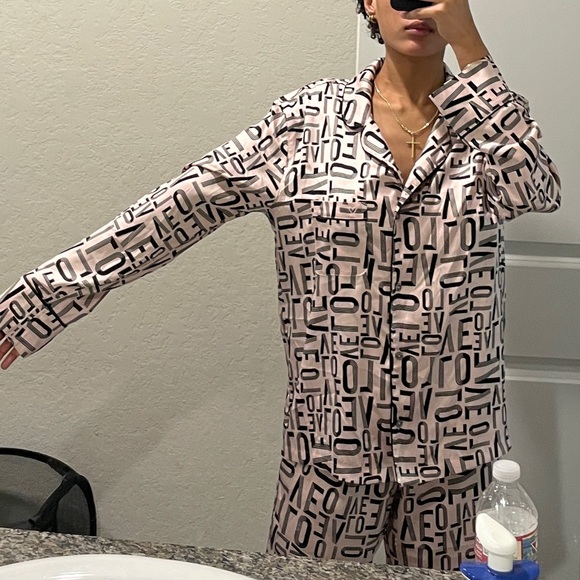 Satin/silk pink & black “Victoria’s Secret long sleeve & pants sleep/pajama set. - Picture 6 of 10